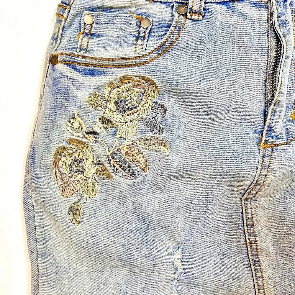 Whimsy Embroidered Flowers Coastal Cowgirl Boho Denim Skirt Women size Small - Picture 5 of 6
